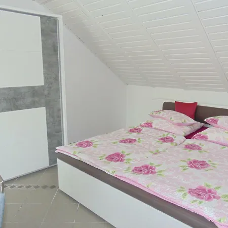 Gaestehaus Brandenburger منزل للإقامة شباير